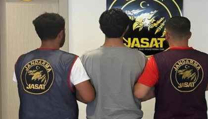 Adanada 20 yıl 3 ay hapis cezasıyla aranan firari yakalandı