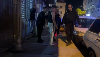 Ambulansa binmemek için direndi, arkadaşlarına Siz kimsiniz dedi