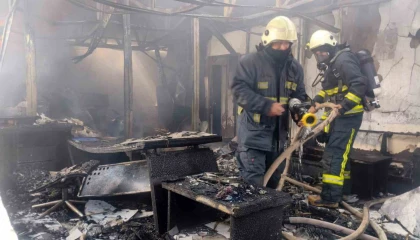 Antalyada depoda çıkan yangın büyümeden söndürüldü