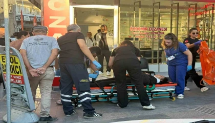 Antalyada otomobil ile motosiklet çarpıştı: 2 yaralı