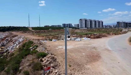 Antalyada seyir halindeyken yola harç döken beton mikserine 200 bin lira ceza