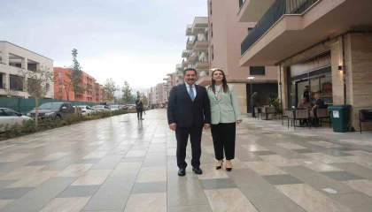 Depremde yerle bir olan Antakyanın kalbi Atatürk Caddesinde hayat yeniden başladı