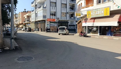 Elektrikli bisiklete çarptı, hiçbir şey olmamış gibi yoluna devam etti