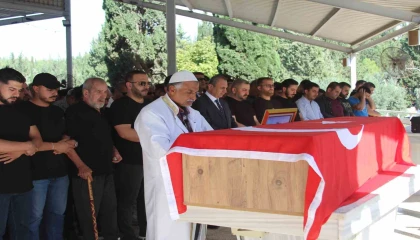 Gemideki faciada hayatını kaybeden Adanalı genç, feryatlar ve ağıtlarla son yolculuğuna uğurlandı