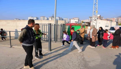 Kahramanmaraşta okullarda polisler de görev yapmaya başladı