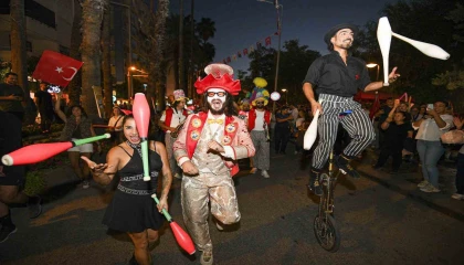 Kaleiçinde karnaval havası esti