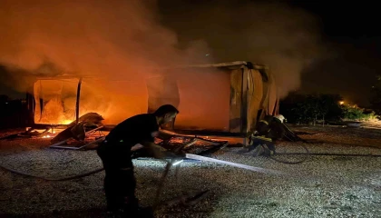 Konteyner ev yangında kullanılamaz hale geldi