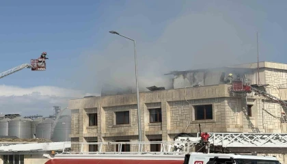 Mersinde fabrika yangını