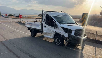 MHPli milletvekili ve il başkanının konvoyunda kaza: 1 ölü, 7 yaralı