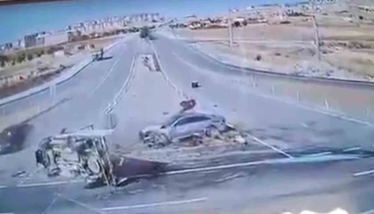 MHPli vekilin yaralandığı kaza kamerada