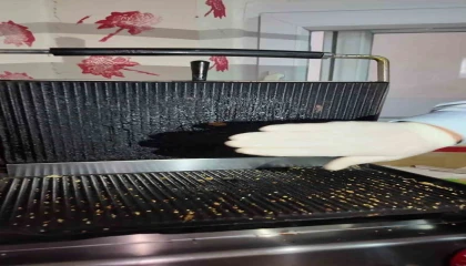 Okul kantinindeki mide bulandıran tost makinesine zabıtadan tepki