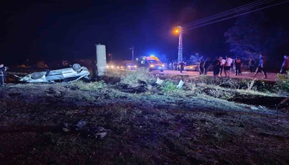 Osmaniyede otomobil şarampole uçup takla attı: 3 yaralı