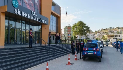 Silifke Belediyesindeki imar ve ruhsat işlemlerine soruşturma: 7 şüpheli gözaltında