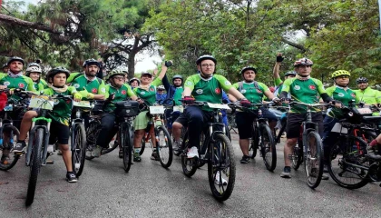 Tarih ve doğa içinde 160 bisikletli pedal çevirdi