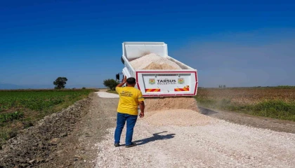 Tarsusta arazi yollarında bakım ve düzenleme çalışması