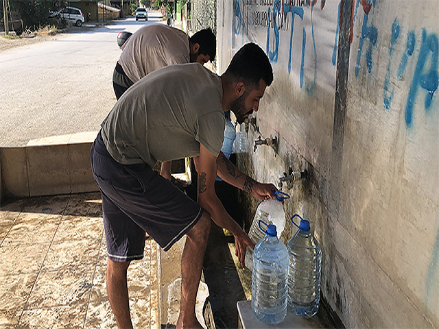 Bidon Bidon Su Taşıyorlar