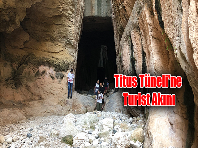Titus Tüneli'ne Turist Akını