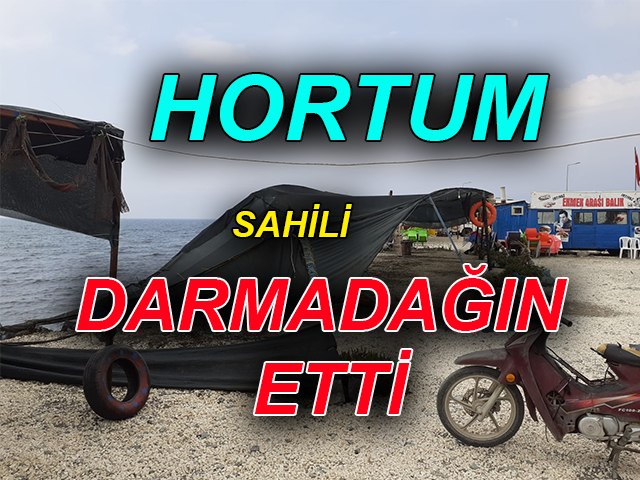 Hatay'da Hortum Sahildeki Şemsiye ve Çadırları Uçurdu