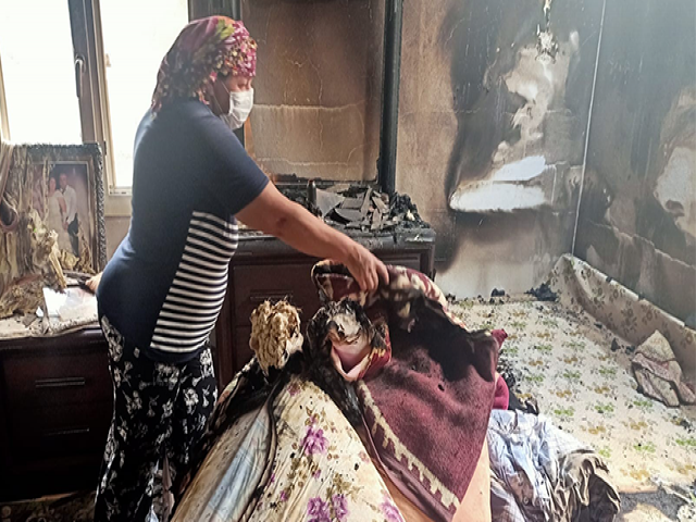 Yanan Evlerini Görünce Gözyaşlarını Tutamadılar