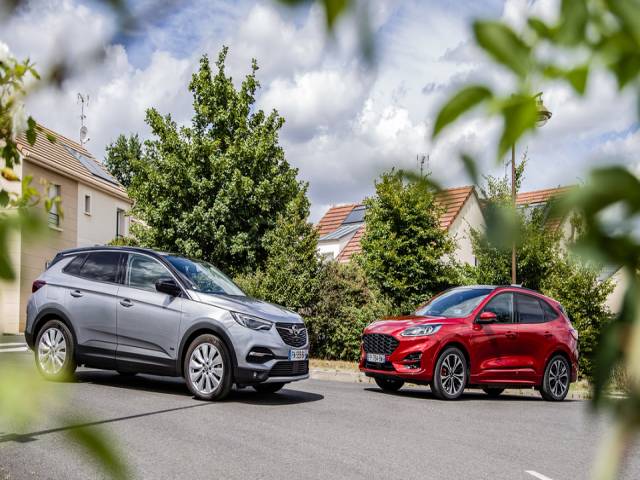 Kuga mı Grandland mı? Sizler için karşılaştırdık