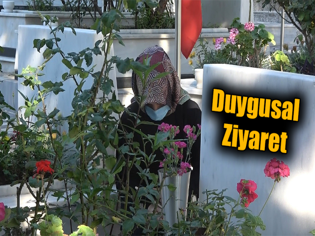 Hatay’da bayramda şehitliğe duygusal ziyaret