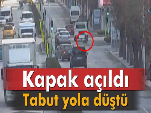 Yürekleri ağza getiren olay... Cenaze aracındaki boş tabut yola düştü